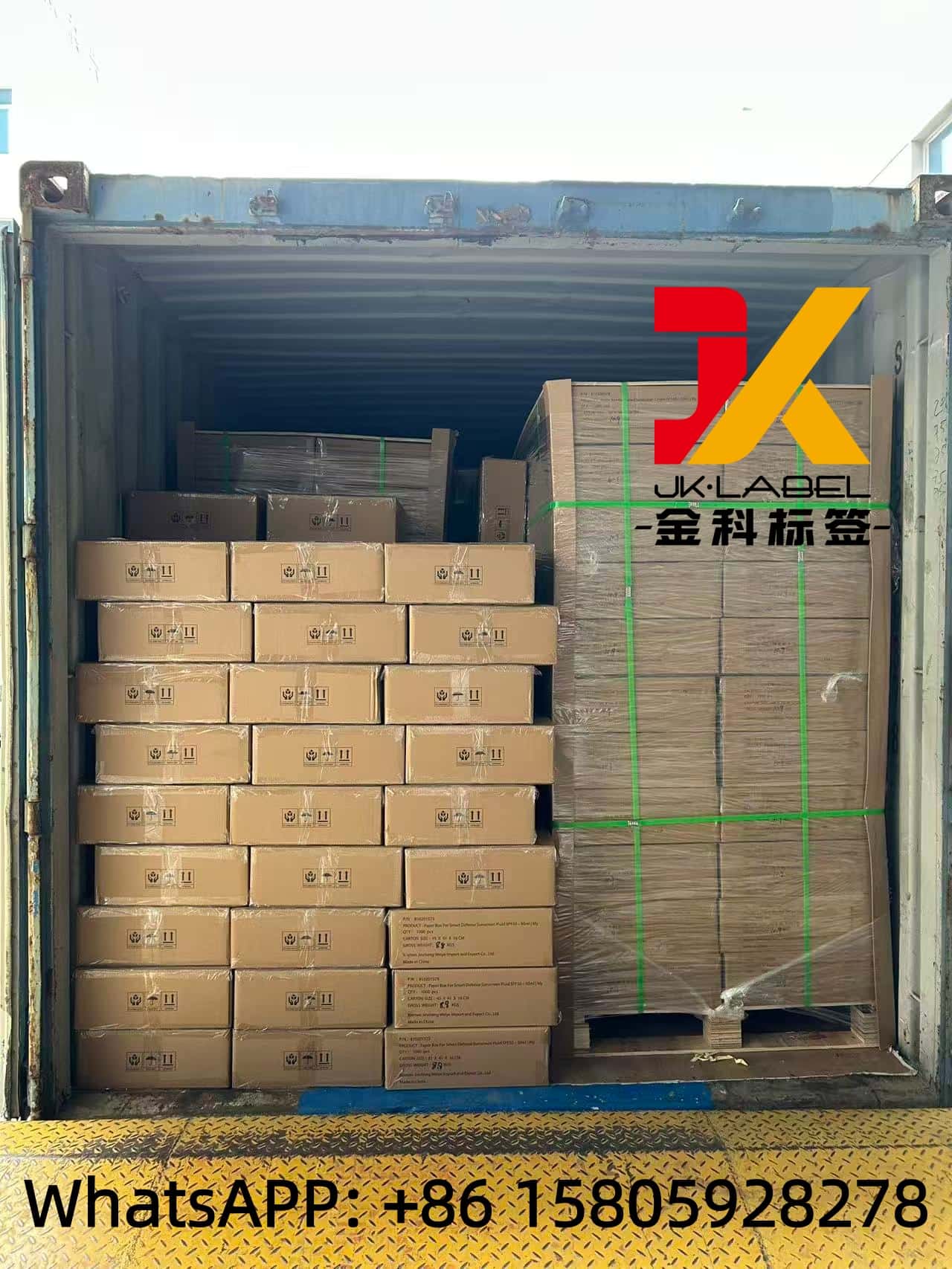 Dois contêineres de caixas de cosméticos personalizadas foram enviados.